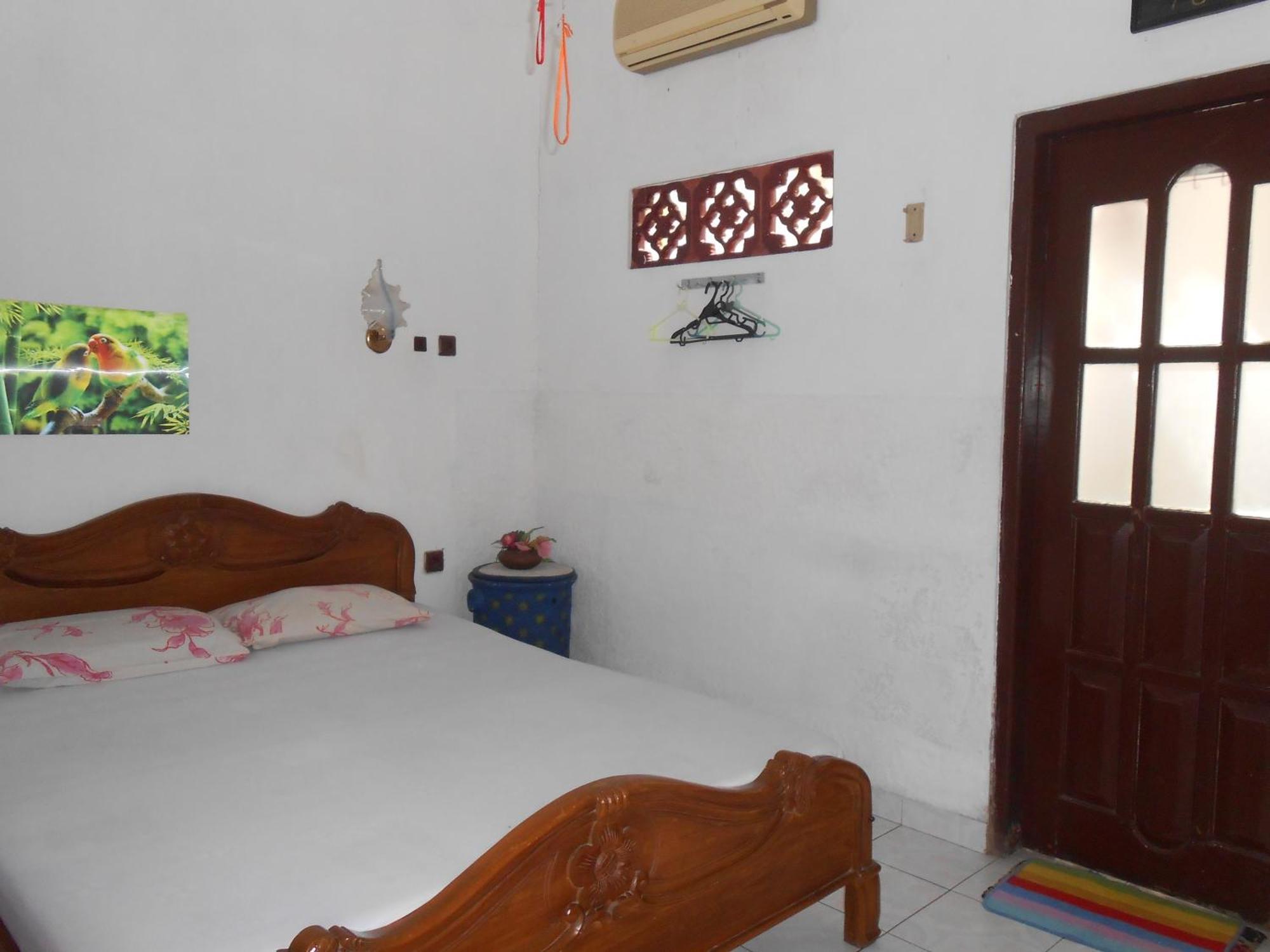 Fortuna Guest House Yogyakarta Luaran gambar